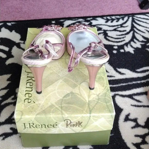 J. Renée - Picture 2 of 2